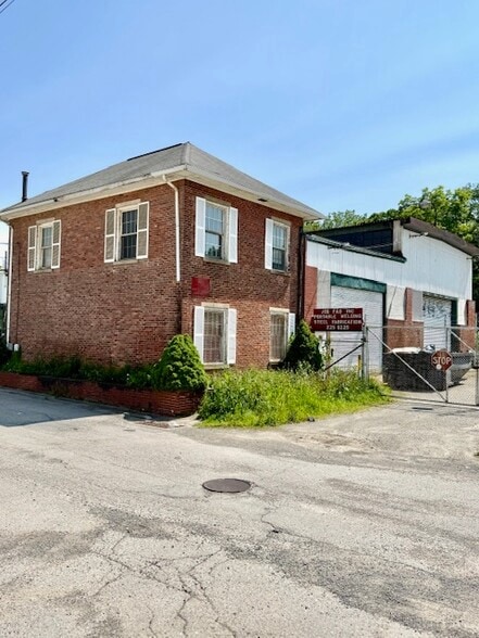 295 Meadow Ave, Washington, PA for sale - Building Photo - Image 2 of 21
