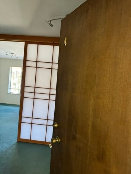 2311 Lake Tahoe Blvd, South Lake Tahoe, CA for lease - Interior Photo - Image 2 of 20