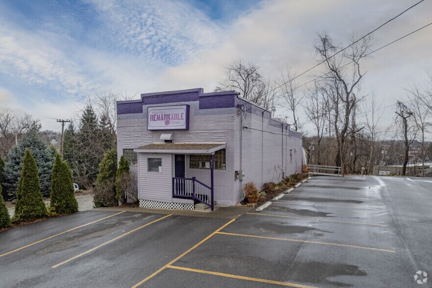 451 Fairview Ave, Barberton, OH for sale - Primary Photo - Image 1 of 1