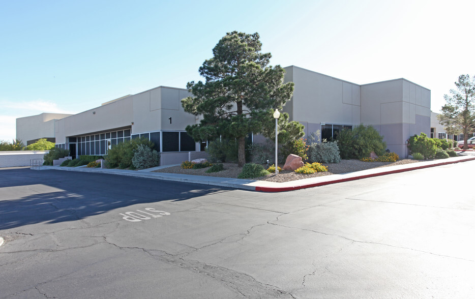 6000 S Eastern Ave, Las Vegas, NV for lease - Primary Photo - Image 1 of 5