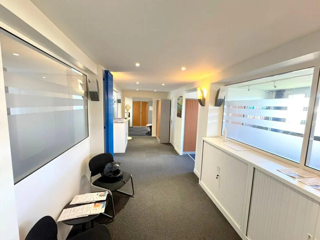 Location Bureaux 133 m² - Photo 1