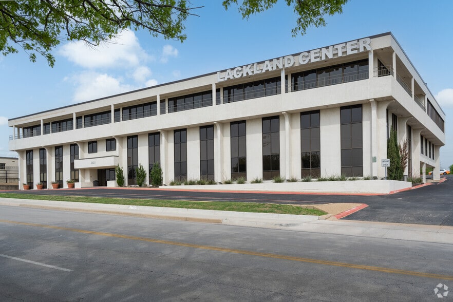 2821 Lackland Rd, Fort Worth, TX for sale - Primary Photo - Image 1 of 25