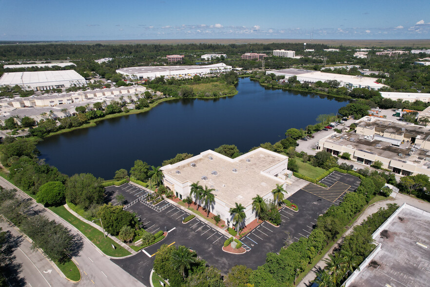 13951 NW 8th St, Sunrise, FL for lease - Building Photo - Image 1 of 7