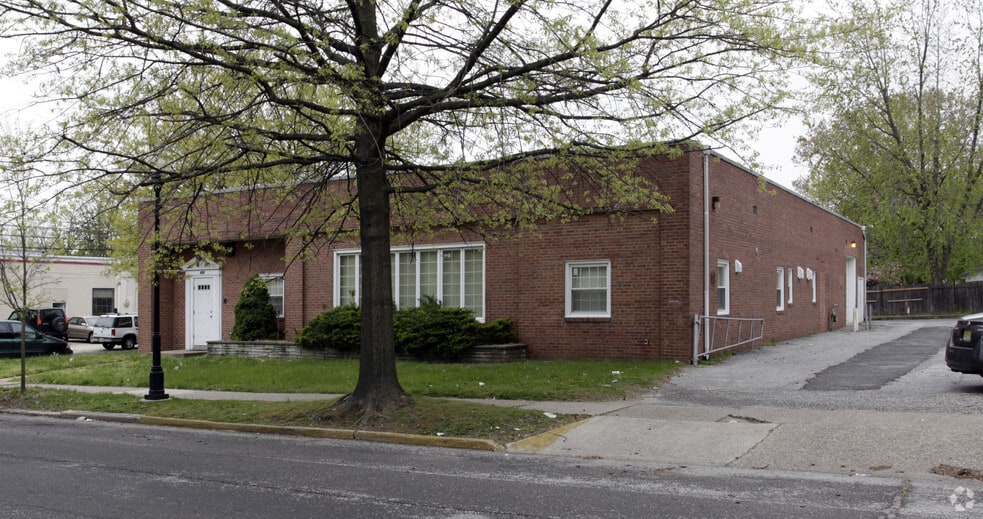 675 W Maple Ave, Merchantville, NJ 08109