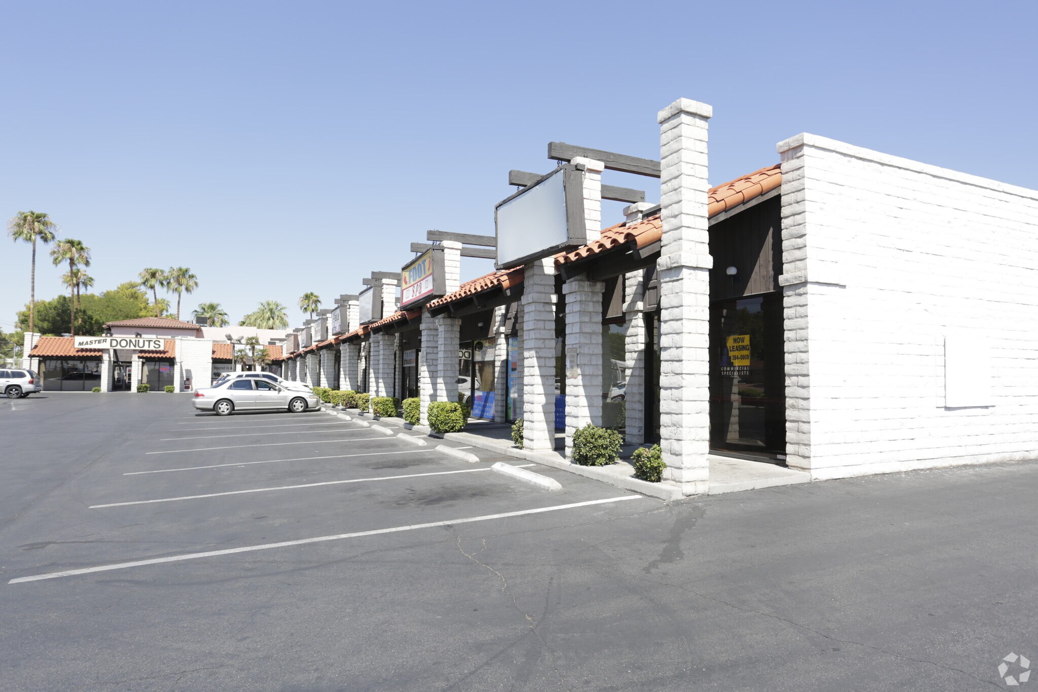 2300 E Desert Inn Rd, Las Vegas, NV for lease Building Photo- Image 1 of 5