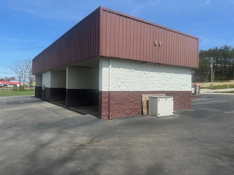 10326 Battlefield Memorial Hwy, Berea, KY for sale - Building Photo - Image 2 of 3