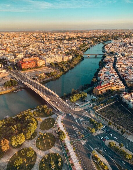 Industrial in SEVILLA for lease - Building Photo - Image 3 of 8