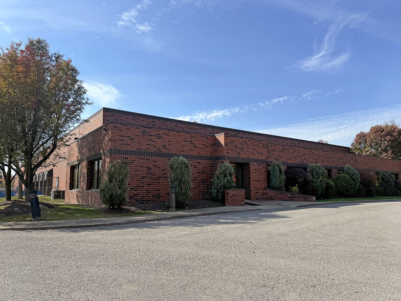 102 Technology Dr, Pittsburgh, PA for lease - Building Photo - Image 1 of 6