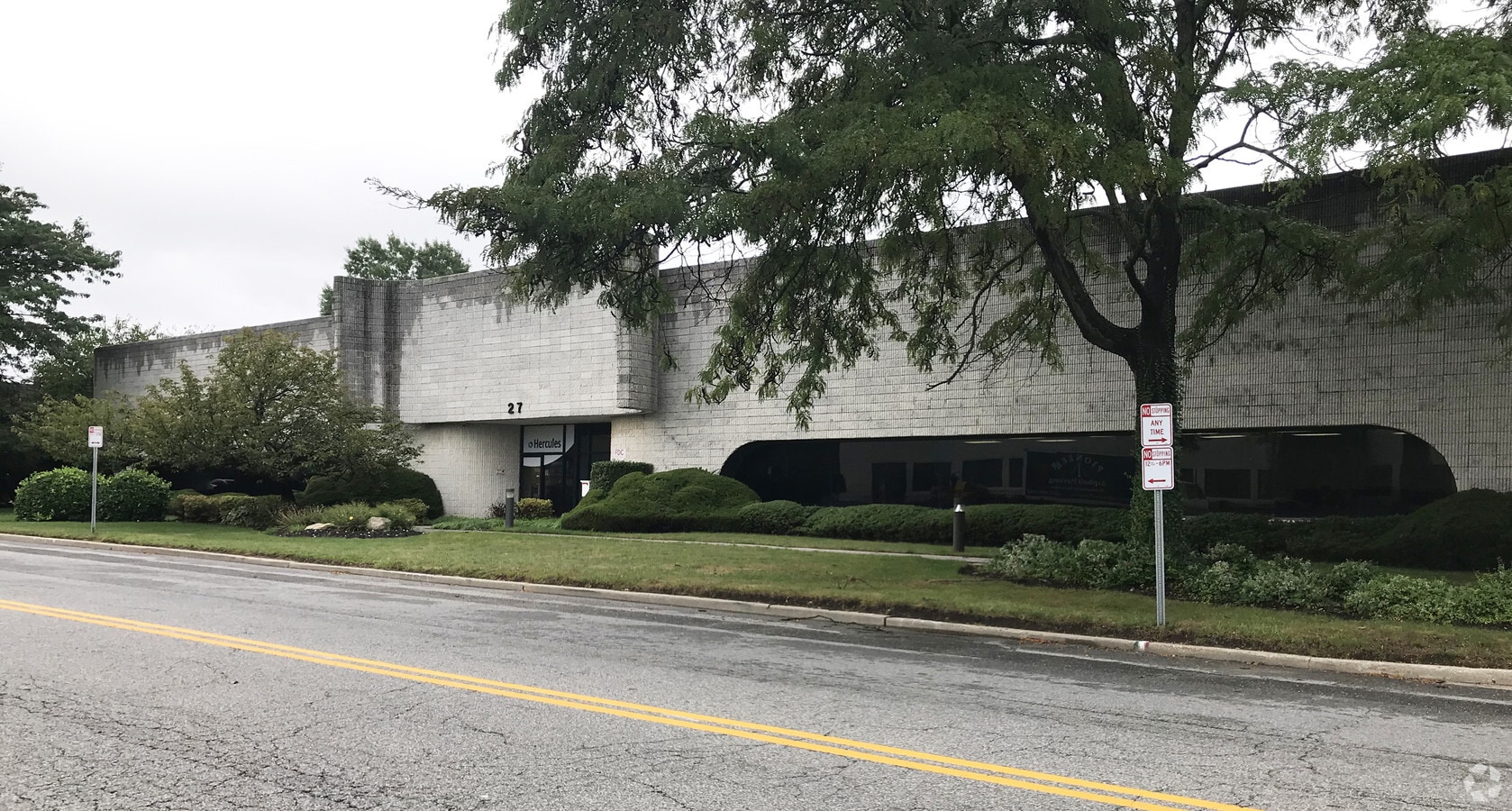 27 Seaview Blvd, Port Washington, NY 11050