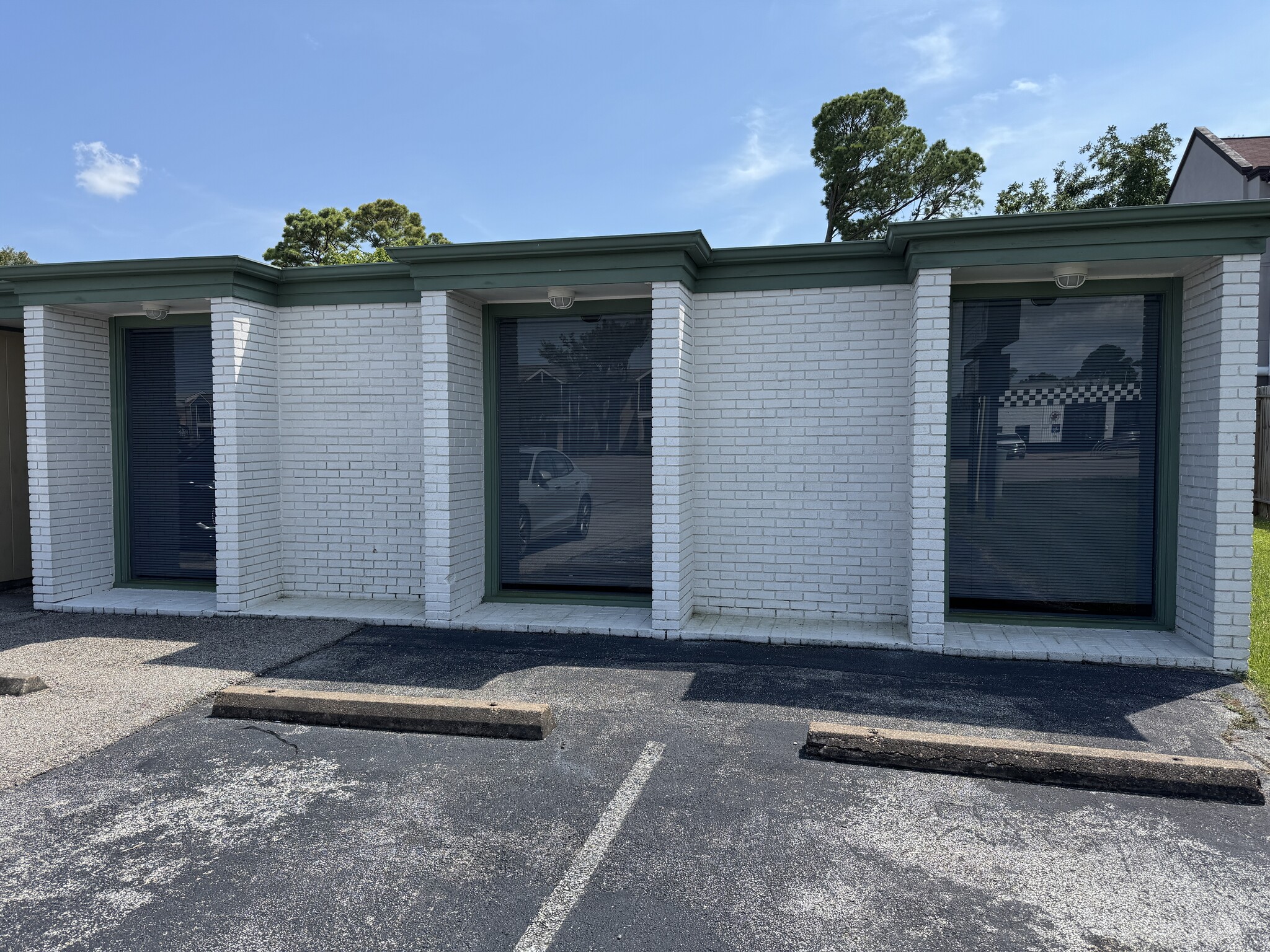2833 Nasa Pky, Seabrook, TX for lease Primary Photo- Image 1 of 14