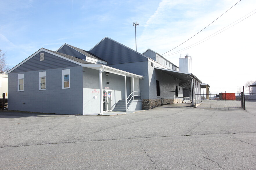 36 Walnut St, Thurmont, MD for lease - Building Photo - Image 1 of 18