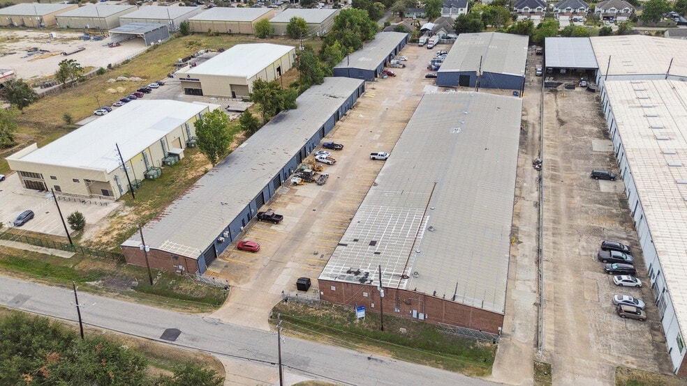 9863 Tanner Rd, Houston, TX for lease - Building Photo - Image 3 of 7