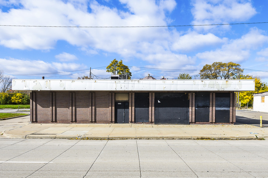 8121 Gratiot Ave, Detroit, MI for sale - Building Photo - Image 3 of 8