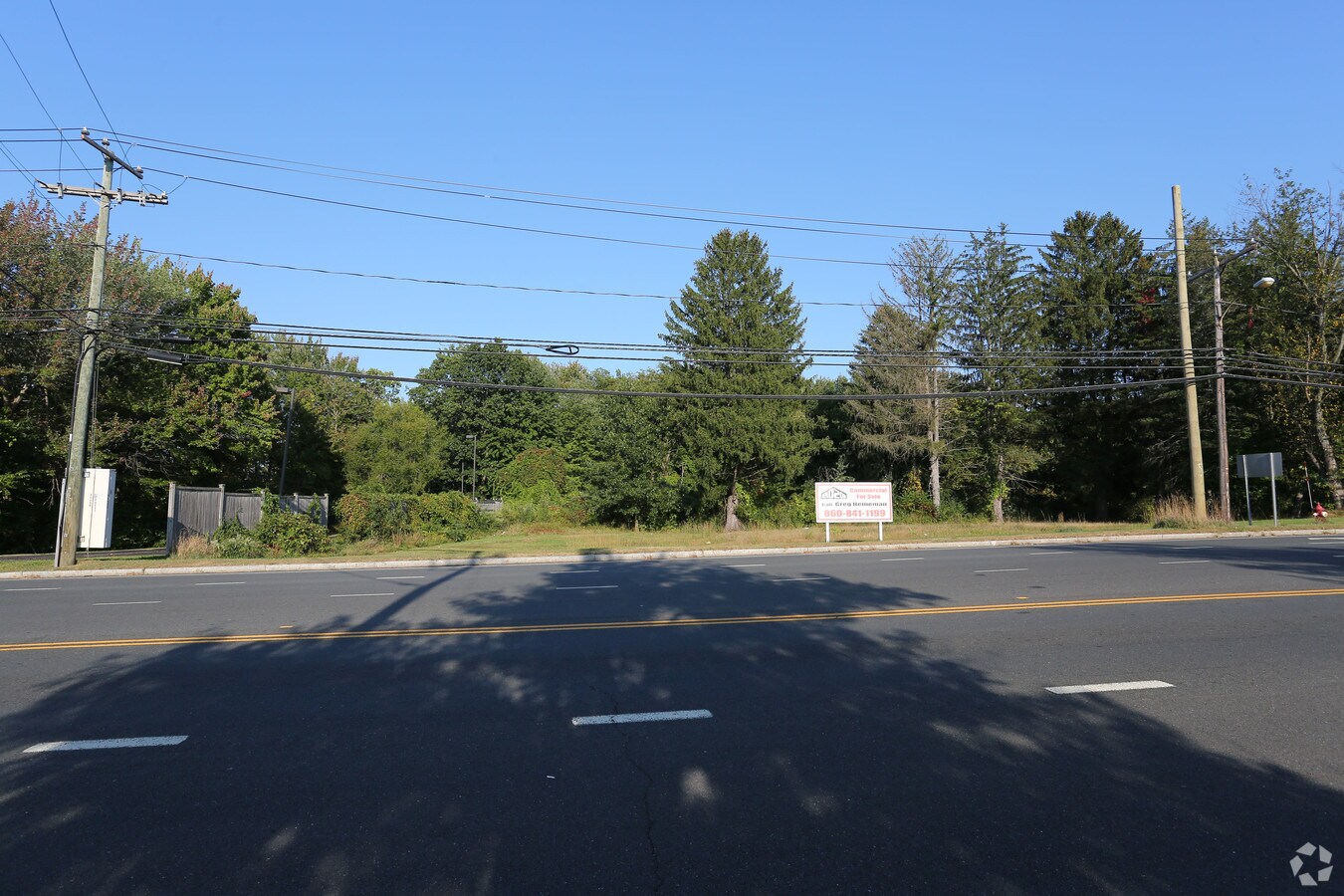 1033 Parker St, Manchester, CT 06042