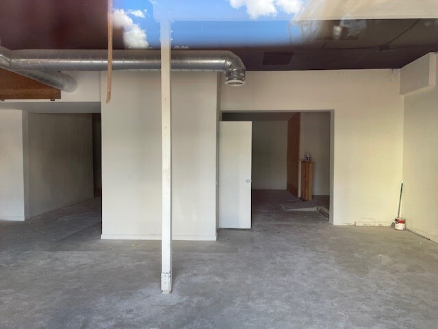 292-296 N Palm Canyon Dr, Palm Springs, CA for lease - Interior Photo - Image 3 of 5