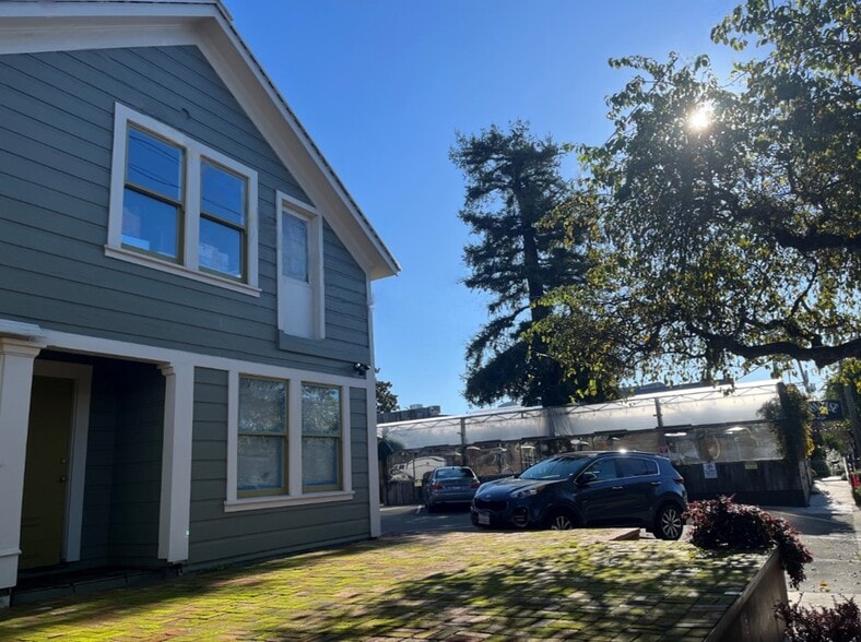 5874 Doyle St, Emeryville, CA for sale - Building Photo - Image 1 of 14