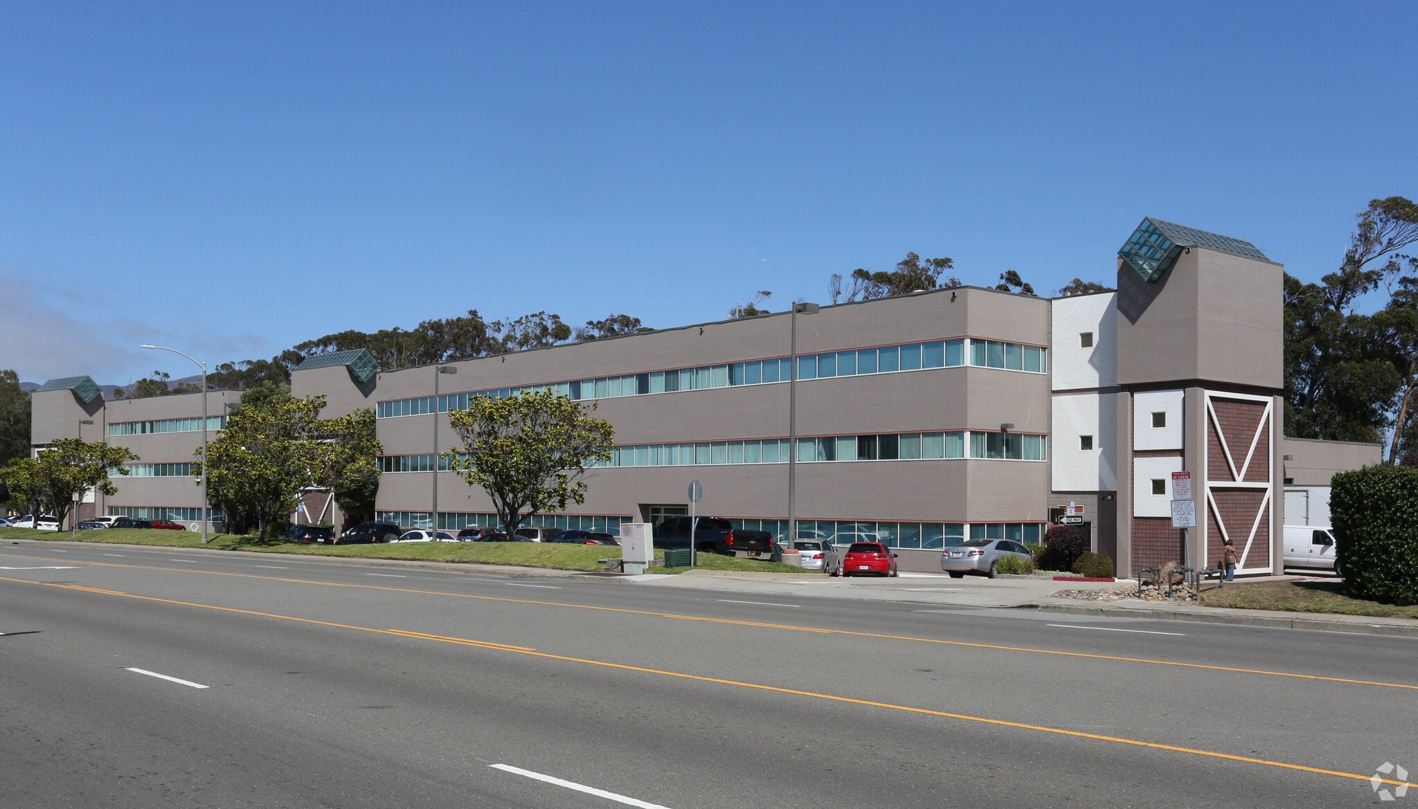 1435-1475 Huntington Ave, South San Francisco, CA for sale Primary Photo- Image 1 of 14