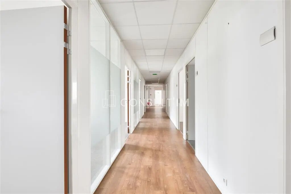 Vente Bureaux 374 m² - Photo 1