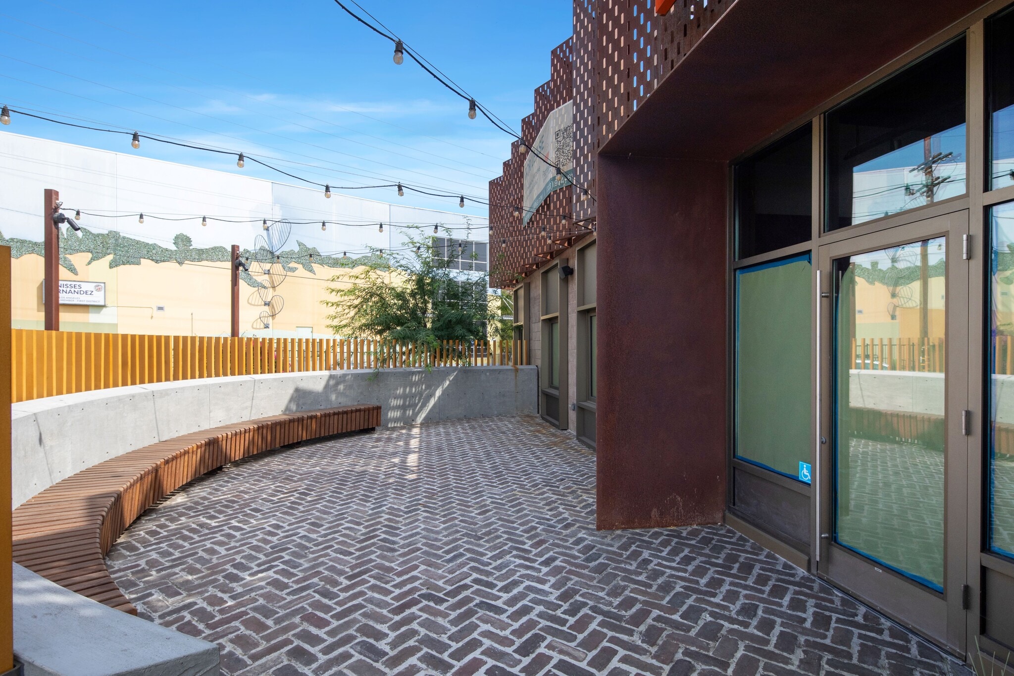 3716 Eagle Rock Blvd, Los Angeles, CA for lease Interior Photo- Image 1 of 12