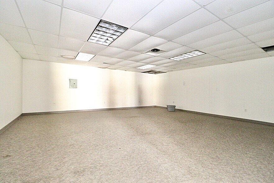 1450 W Marion Ave, Lake Park, GA for lease - Interior Photo - Image 3 of 15
