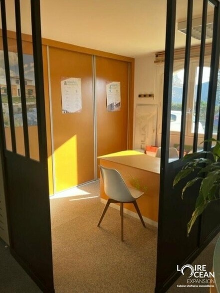 Office in Vertou for lease - Interior Photo - Image 3 of 8