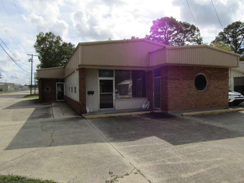 501 S Lewis St, New Iberia, LA for sale - Primary Photo - Image 1 of 17