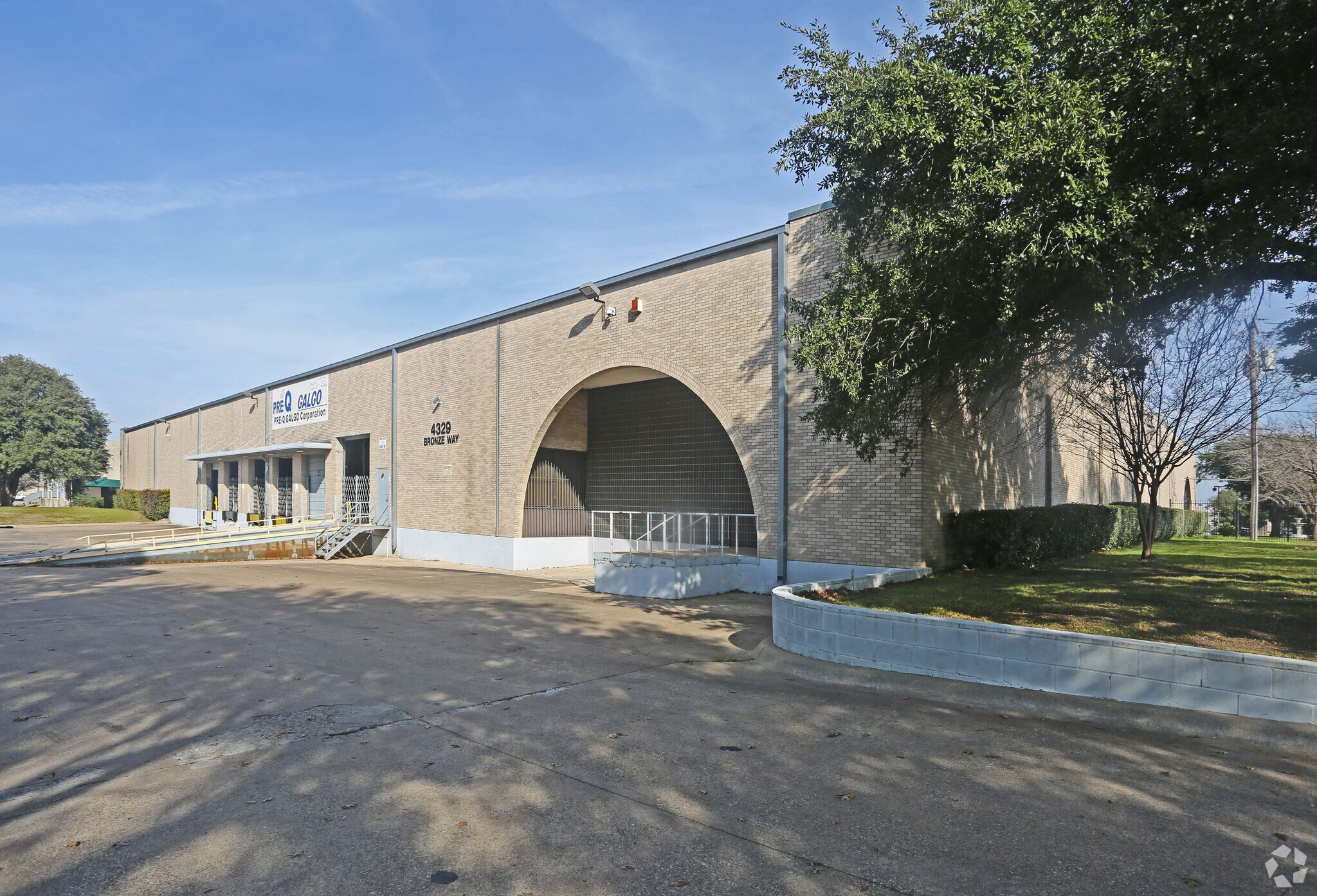 4301-4311 Shilling Way, Dallas, TX for lease Building Photo- Image 1 of 8