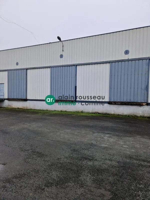 Flex in Cholet for lease Building Photo- Image 1 of 5