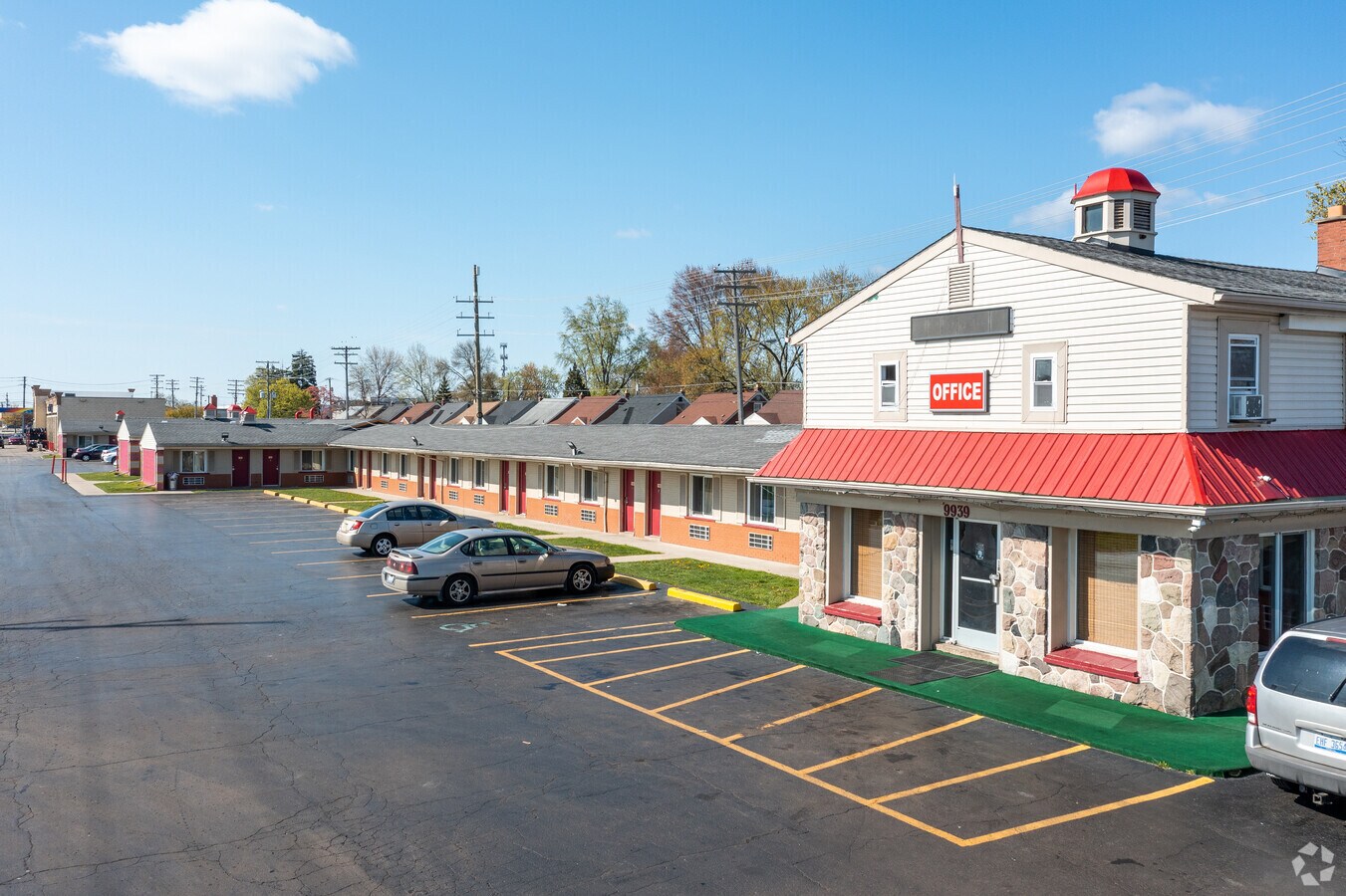 9939 Telegraph Rd, Redford, MI 48239