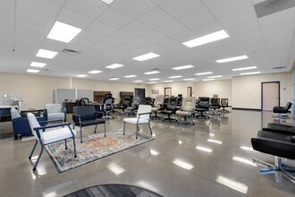 5100 Jeff Commerce Dr, Louisville, KY for lease Interior Photo- Image 2 of 12