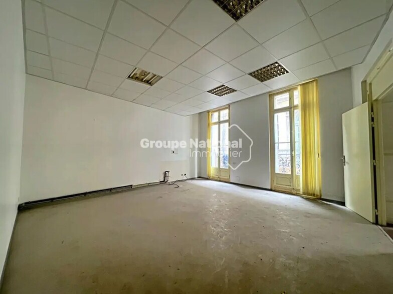 Retail in Sommières for sale - Building Photo - Image 2 of 14