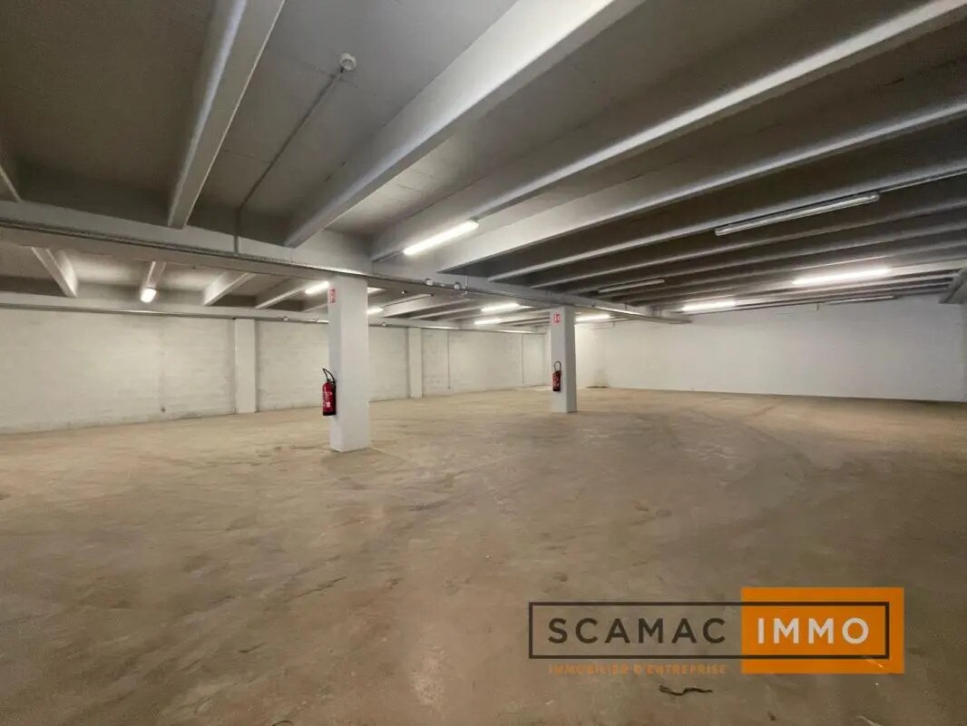 Industrial in Palaiseau for lease Building Photo- Image 1 of 11