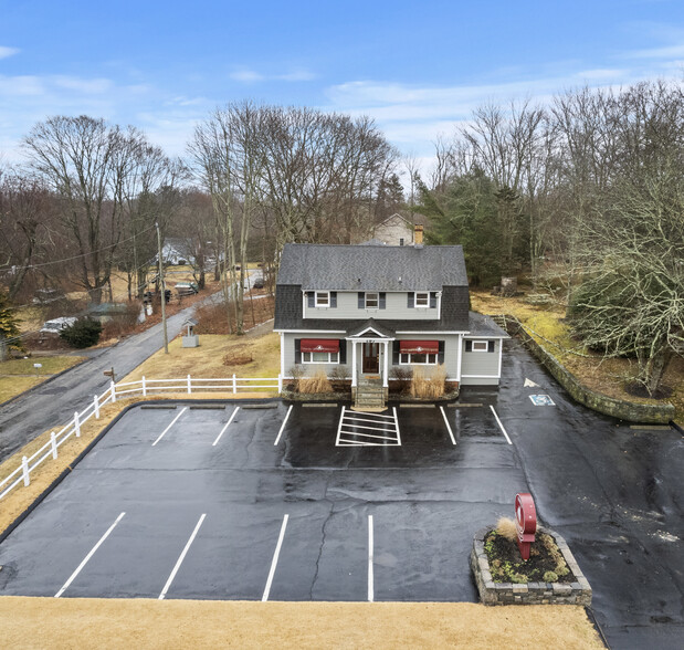 197 Norwich New London Tpke, Uncasville, CT for sale - Building Photo - Image 1 of 29