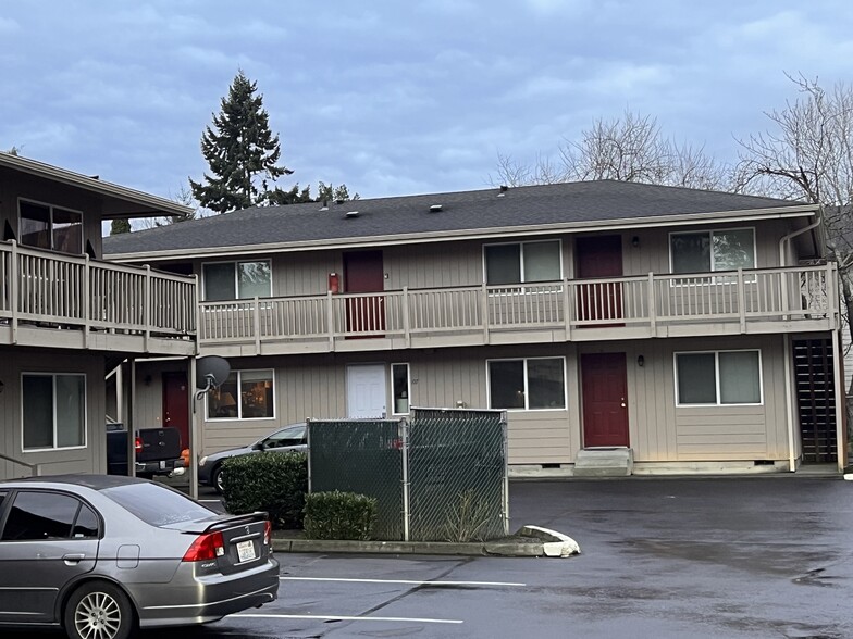 107-109 W Casino Rd, Everett, WA for sale - Building Photo - Image 2 of 10