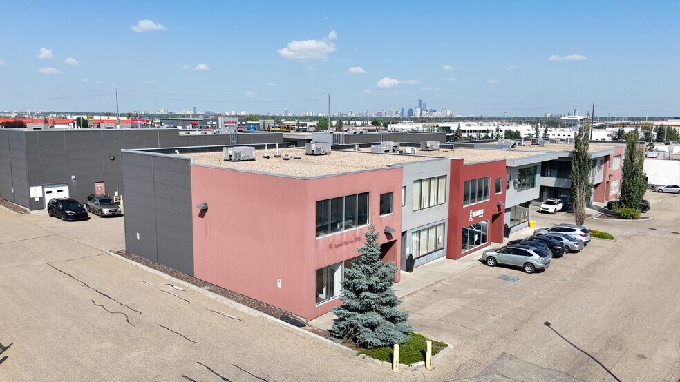 7327 Roper Rd NW, Edmonton, AB for lease - Building Photo - Image 2 of 5
