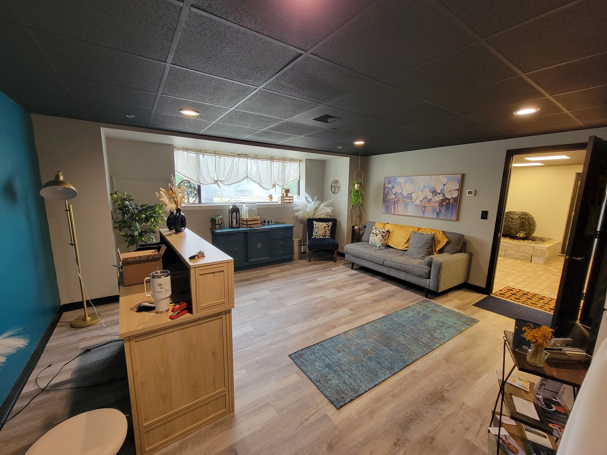 21415 W Greenfield Ave, New Berlin, WI for lease Interior Photo- Image 1 of 4