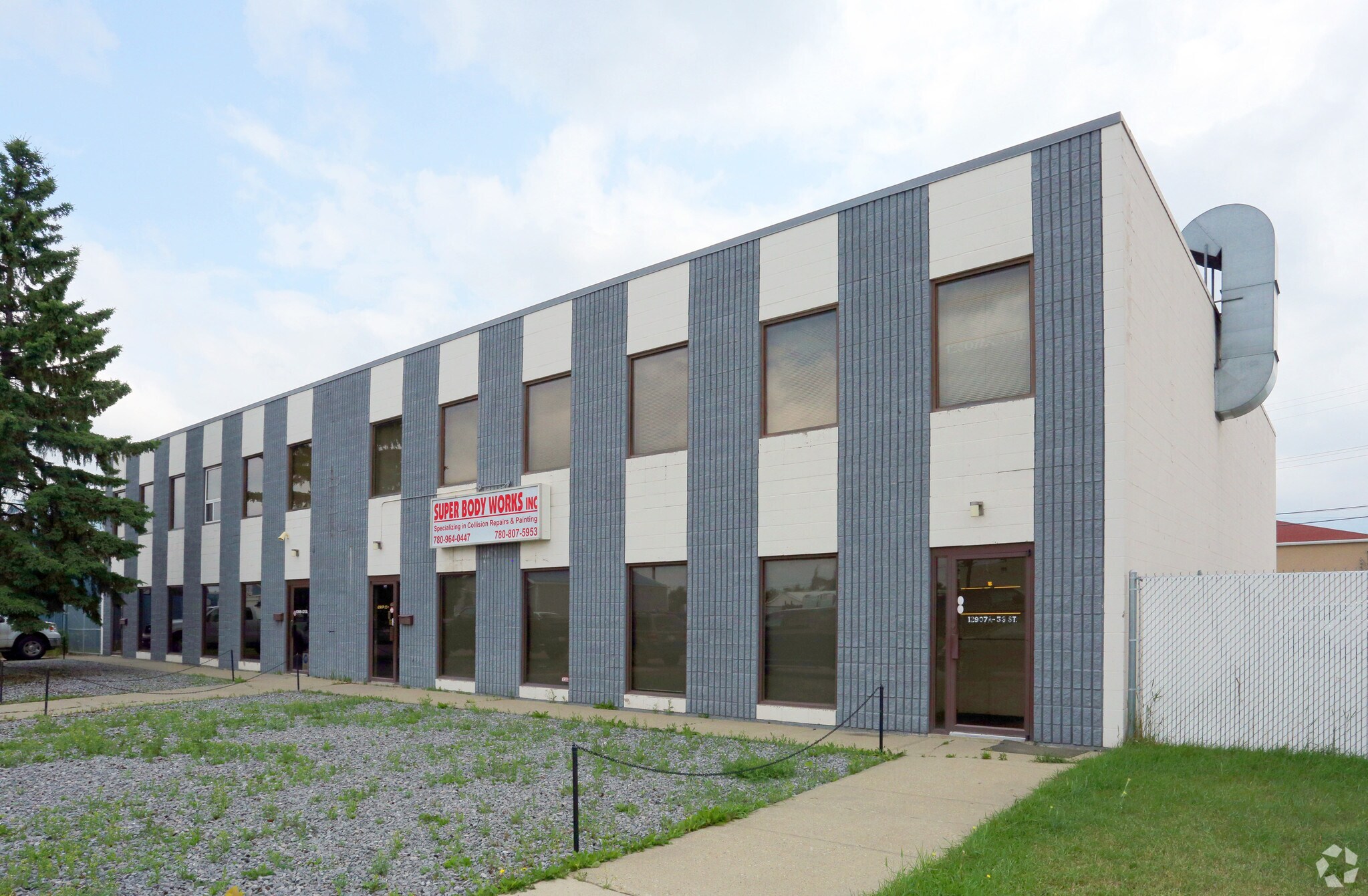 12907 53rd St NW, Edmonton, AB for sale Primary Photo- Image 1 of 1