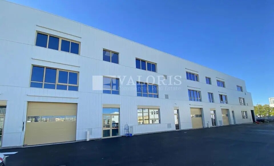Flex in Vaulx-en-Velin for lease - Building Photo - Image 2 of 11