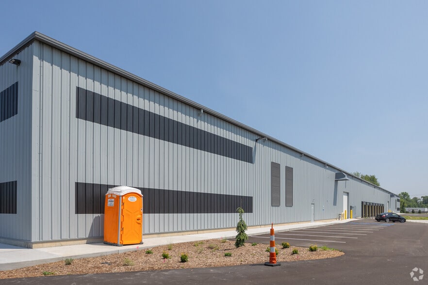 5400 International Pkwy, Grand Rapids, MI for lease - Building Photo - Image 3 of 8