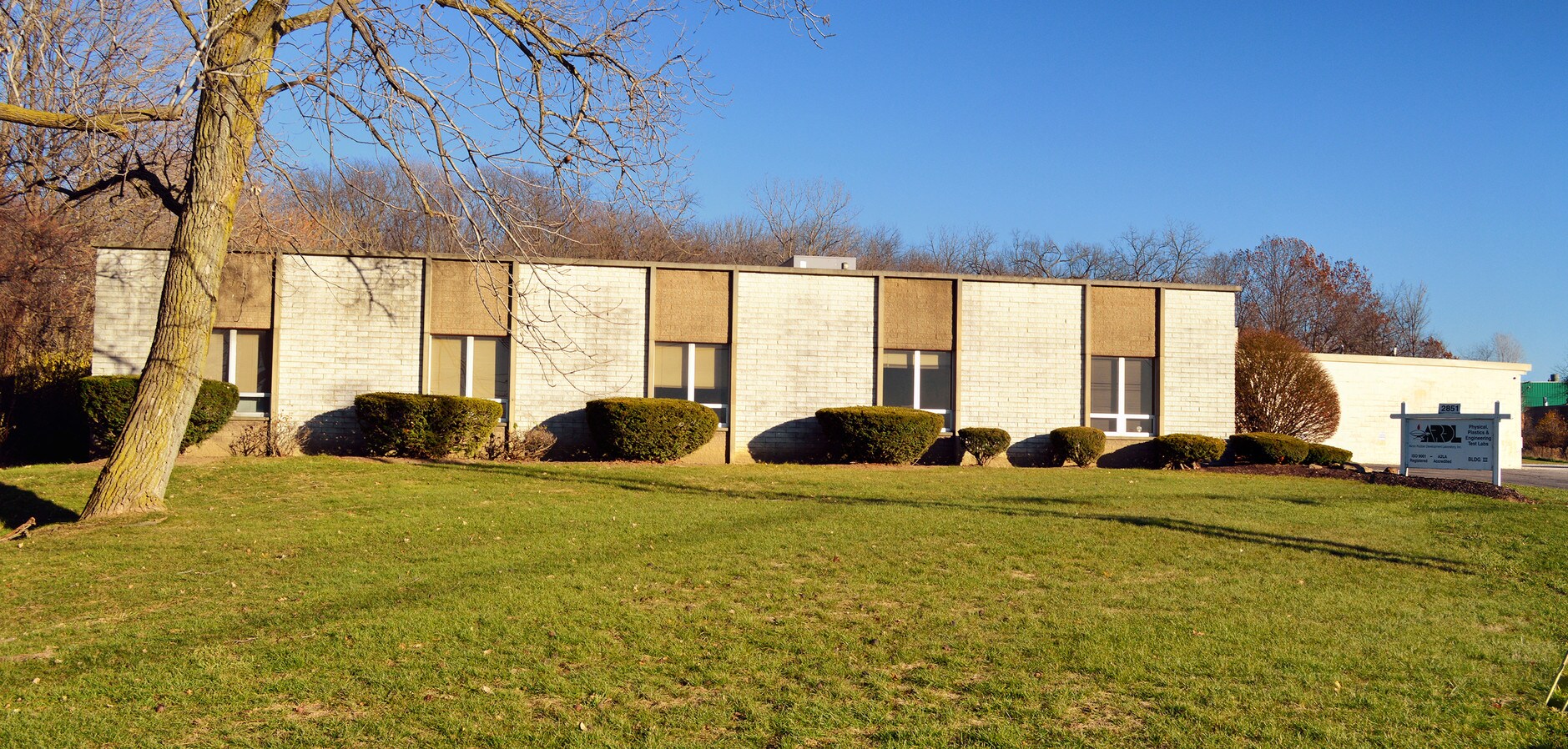 2851 Gilchrist Rd, Akron, OH 44305