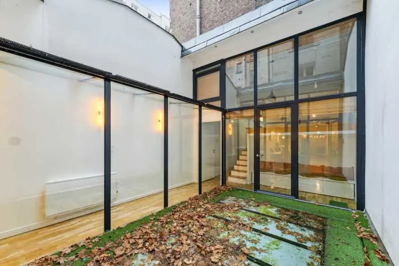 Office in Paris for lease - Interior Photo - Image 2 of 11