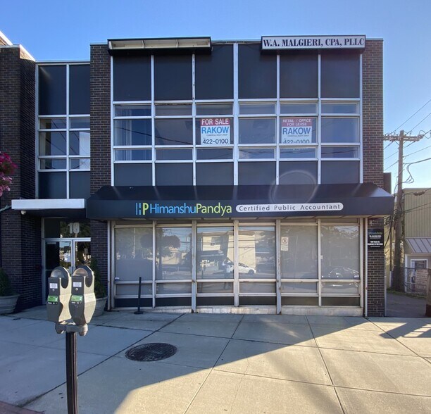 10 W Main St, Elmsford, NY 10523