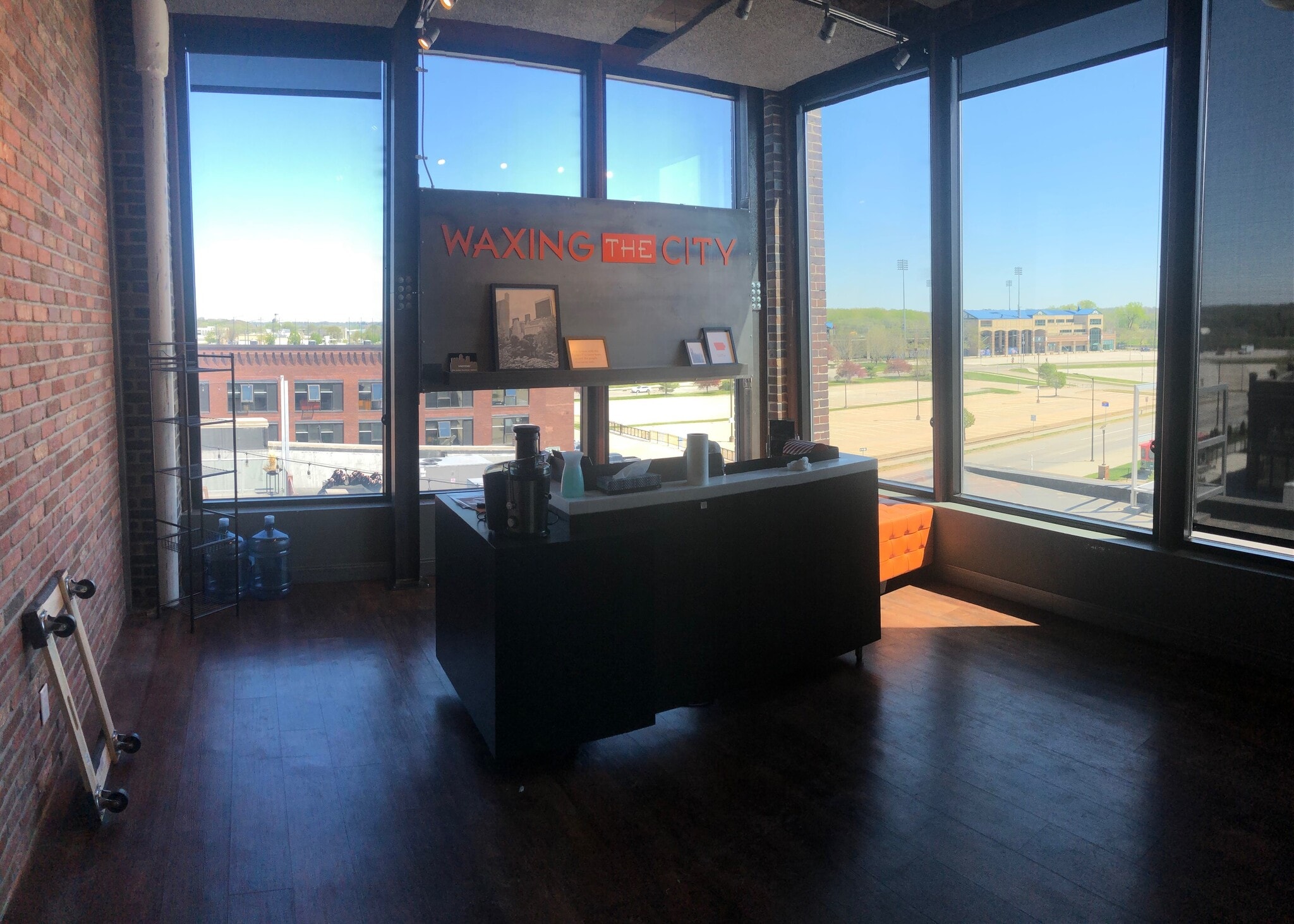 300 W Martin Luther King Jr Pkwy, Des Moines, IA for lease Interior Photo- Image 1 of 12