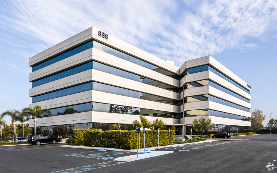 888 Disneyland Dr, Anaheim, CA for lease - Building Photo - Image 1 of 9