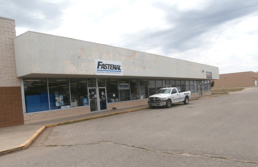 1607 W 1st St, Newton, KS for sale - Primary Photo - Image 1 of 1