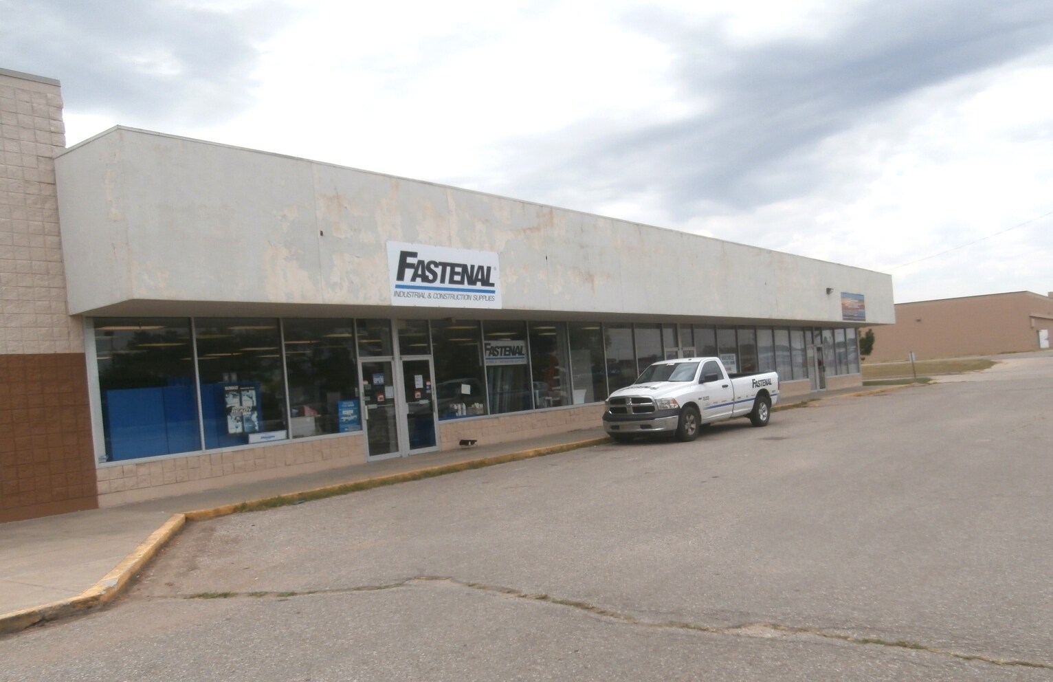 1607 W 1st St, Newton, KS for sale Primary Photo- Image 1 of 1