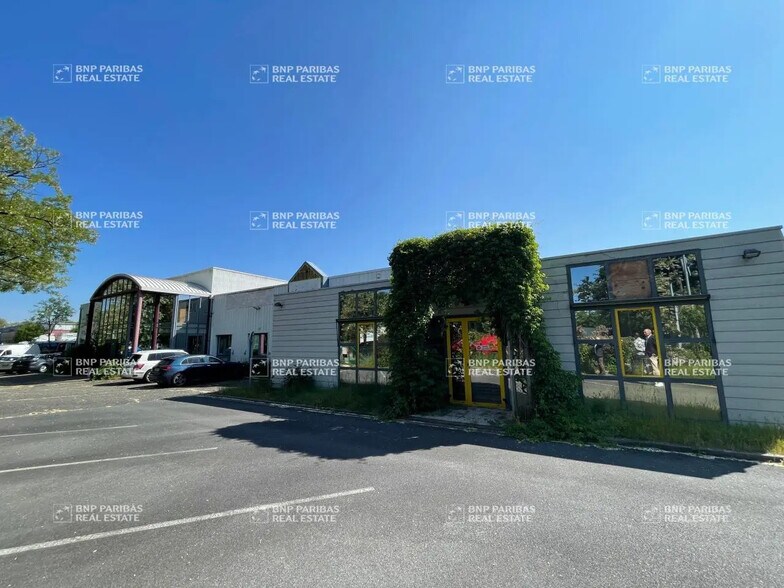 Flex in Saint-Cyr-en-Val for lease - Building Photo - Image 3 of 4