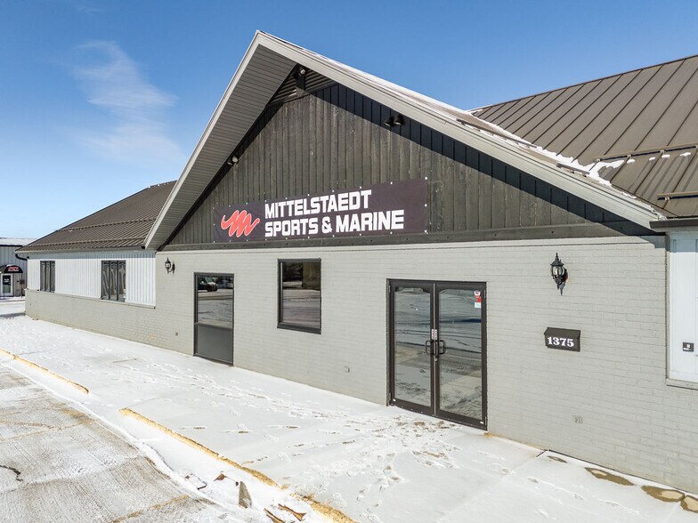 1375 E Main St, Reedsburg, WI for sale - Building Photo - Image 1 of 1