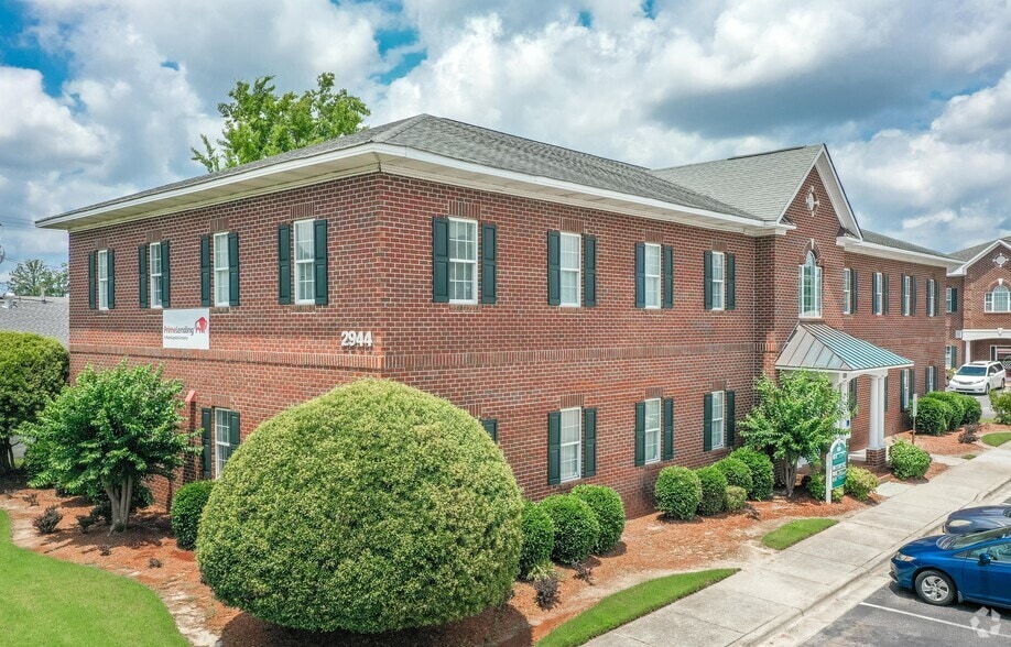 2944 Breezewood Ave, Fayetteville, NC for lease - Building Photo - Image 3 of 17