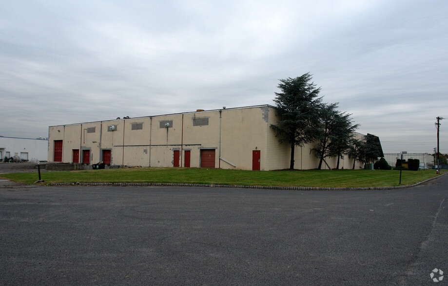 1 Evans St, Fairfield, NJ for lease - Building Photo - Image 2 of 3